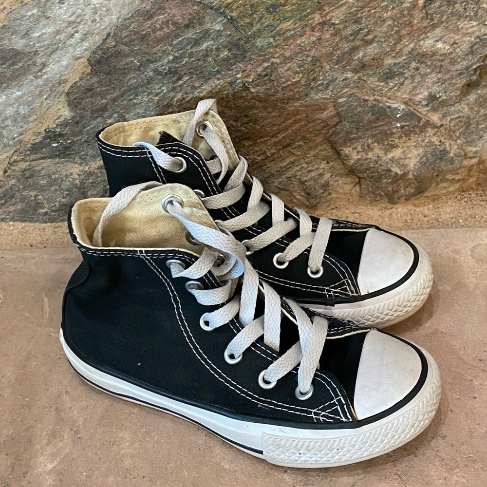 Black size 12 converse gentle use
